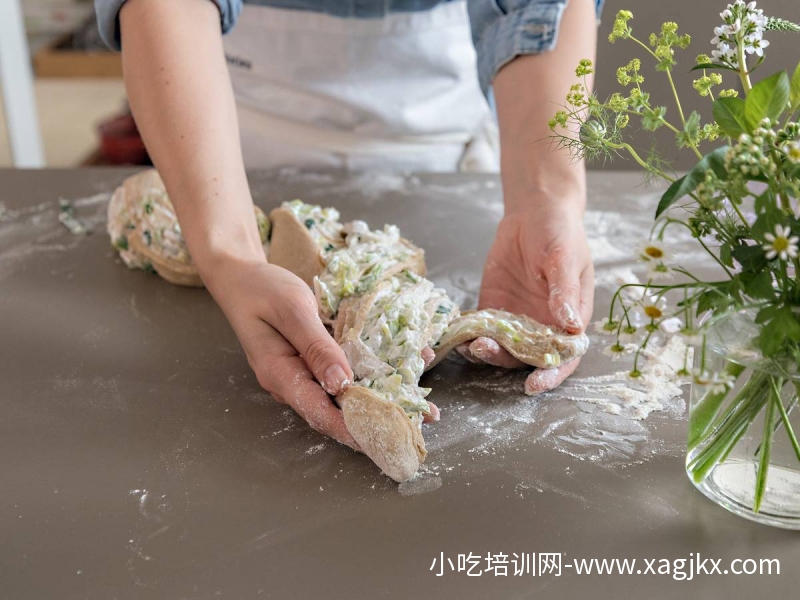 山羊奶酪韭葱巴布卡【制作方式】